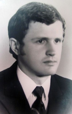 Валерий Антонович Яценко, в 1970-е физрук  Ожмеговской школы.jpg